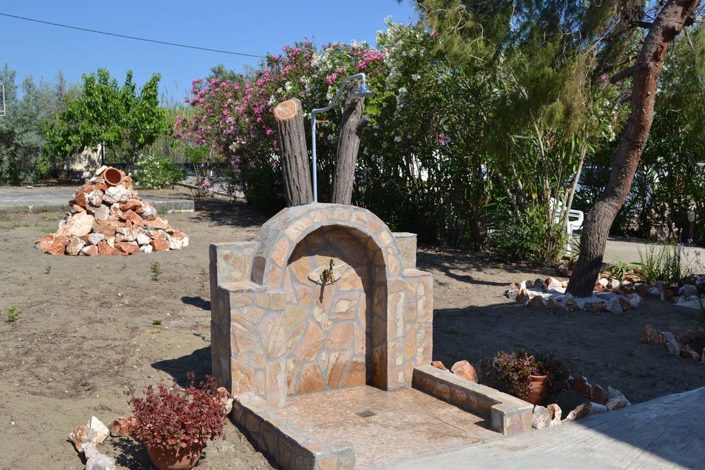Skyros Koxilas Studios Buitenkant foto
