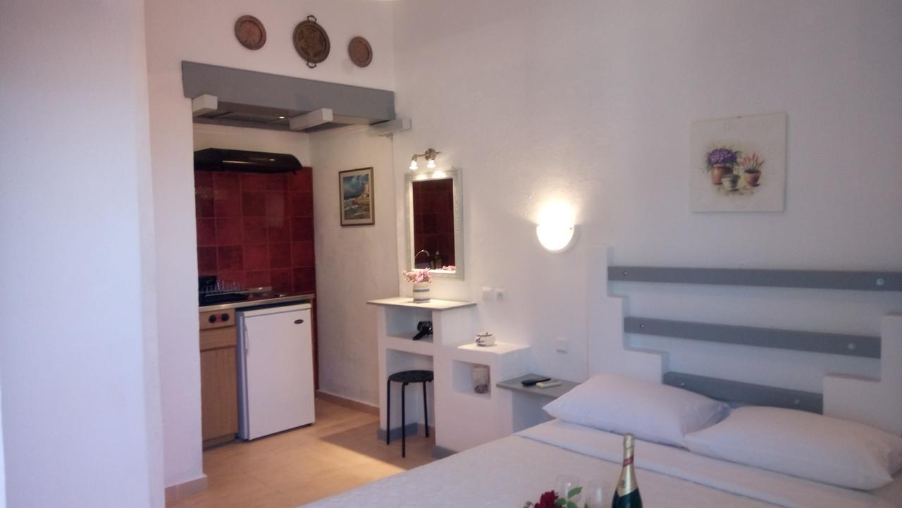 Skyros Koxilas Studios Buitenkant foto